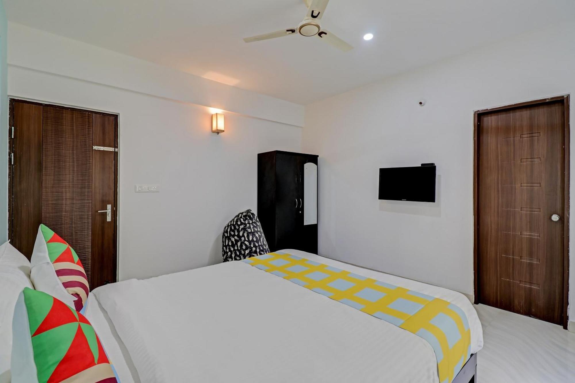 Oyo Nr Royal Hotel Bangalore Ngoại thất bức ảnh