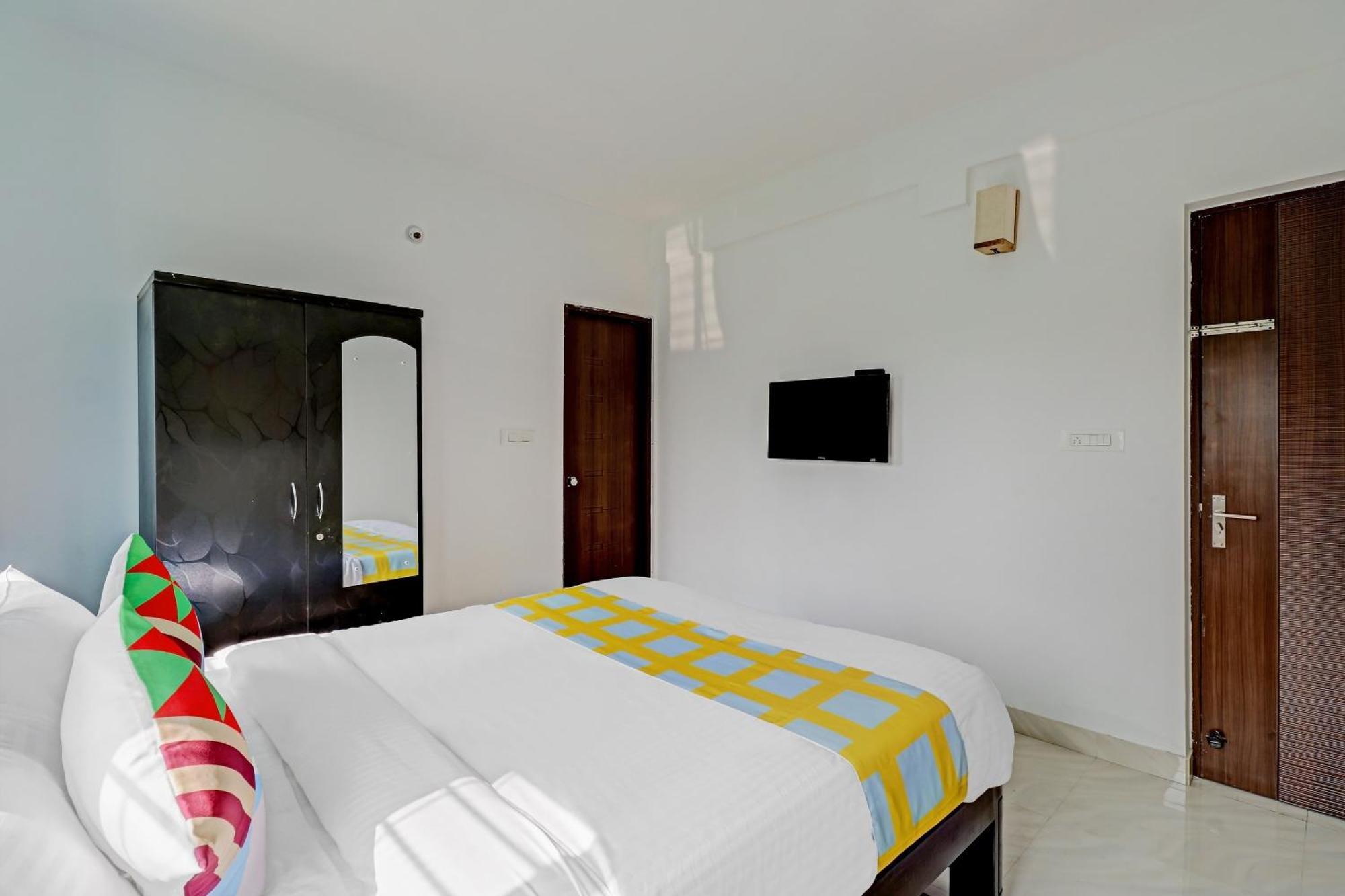 Oyo Nr Royal Hotel Bangalore Ngoại thất bức ảnh